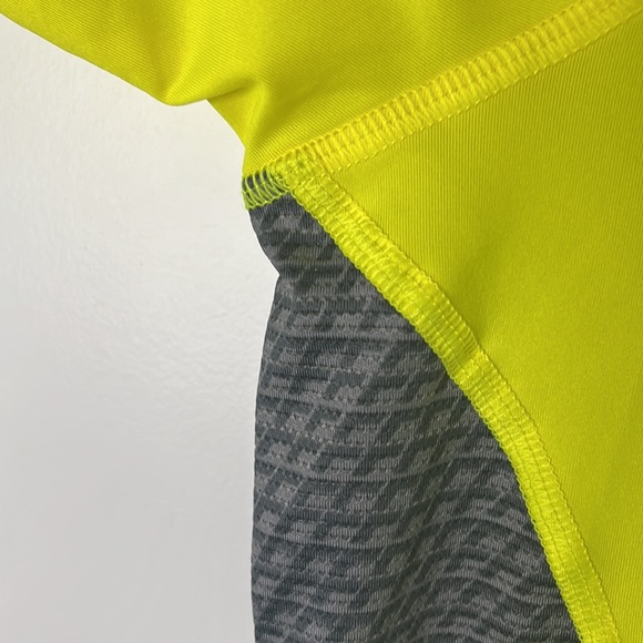 Mens Yellow and Charcoal Under Armour Athletic Shirt! NWOT! Size XL -very pretty - Picture 6 of 6